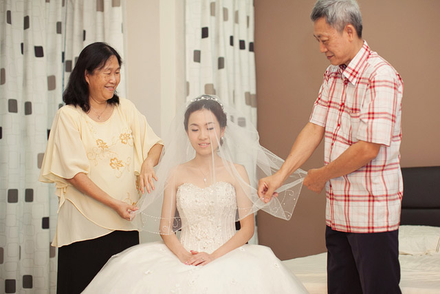 Yun Jia's Wedding Day Hair and Makeup by Jovie Tan from TheLittleBrush Makeup.