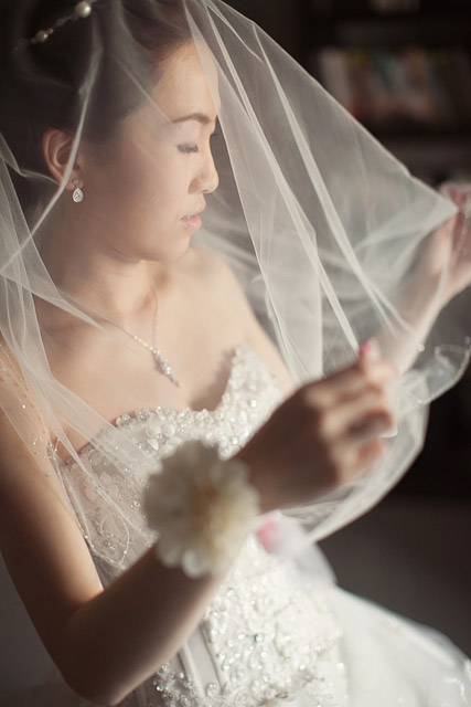 Yun Jia's Wedding Day Hair and Makeup by Jovie Tan from TheLittleBrush Makeup.